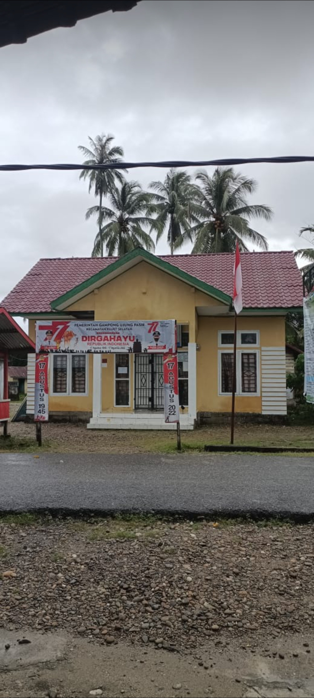 kantor Keuchik gampong Ujung Pasir